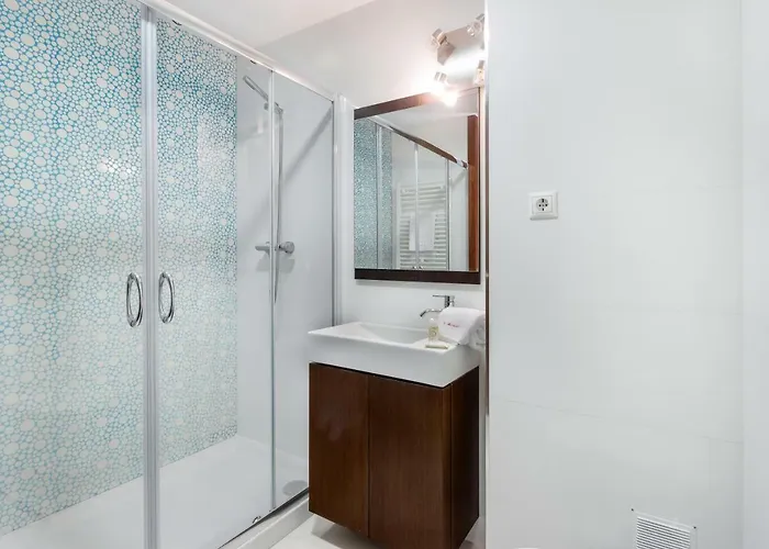 Apartament Pink - Spacious With Pool Viana do Castelo