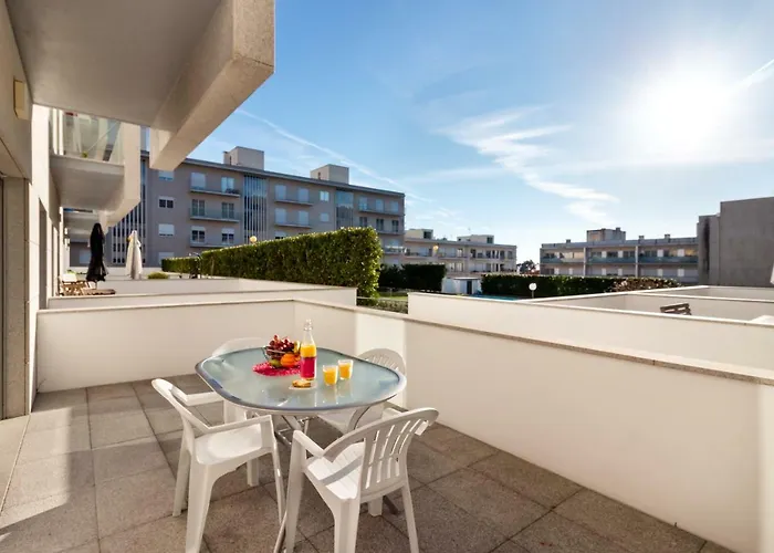 Pink - Spacious With Pool * Viana do Castelo