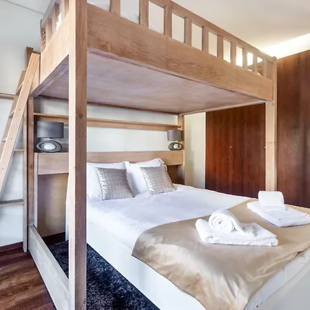 Apartment Pink - Spacious With Pool Viana do Castelo